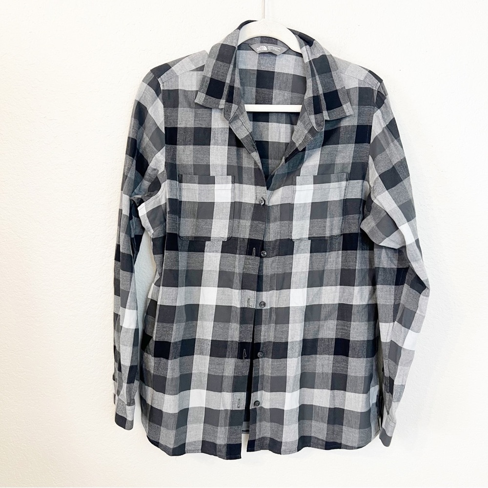 Woman's The North Face Flannel Gray Button Down